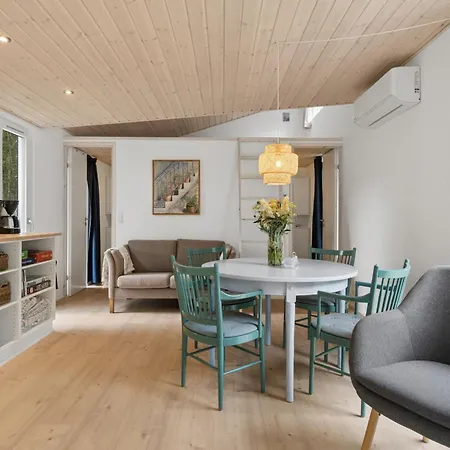 Cozy Retreat Near The Djursland Coast Hébergement de vacances *