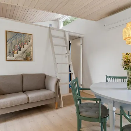 Cozy Retreat Near The Djursland Coast *